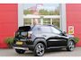 Fiat Grande Panda LA PRIMA 11 kW 44 kWh | WINTER PACK: (VERWARMBARE VOORSTOELEN, VERWARMBAAR STUURWIEL, VERWARMBARE VOORRUIT) | 17" LICHTMETALEN VELGEN "GLOSSY BLACK" | ELEKTRISCH INKLAPBARE BUITENSPIEGELS | MIDDENARMSTEUN VOOR | NAVIGATIE | DRAADLOZE TELEFOONLADER | ACHTERUITRIJ CAMERA MET DYNAMISCHE HULPLIJNEN | REGENSENSOR | CLIMATE CONTROL | DAB+ RADIO | DRAADLOZE APPLE CARPLAY/ANDROID AUTO | GETINTE ACHTERRUITEN | PARKEERSENSOREN VOOR EN ACHTER | CINEMA BLACK |
