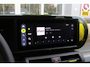 Fiat Grande Panda LA PRIMA 11 kW 44 kWh | WINTER PACK: (VERWARMBARE VOORSTOELEN, VERWARMBAAR STUURWIEL, VERWARMBARE VOORRUIT) | 17" LICHTMETALEN VELGEN "GLOSSY BLACK" | ELEKTRISCH INKLAPBARE BUITENSPIEGELS | MIDDENARMSTEUN VOOR | NAVIGATIE | DRAADLOZE TELEFOONLADER | ACHTERUITRIJ CAMERA MET DYNAMISCHE HULPLIJNEN | REGENSENSOR | CLIMATE CONTROL | DAB+ RADIO | DRAADLOZE APPLE CARPLAY/ANDROID AUTO | GETINTE ACHTERRUITEN | PARKEERSENSOREN VOOR EN ACHTER | CINEMA BLACK |