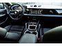 Porsche Cayenne Coupé 3.0 E-Hybrid SportDesign Krijt SoftClose Achterasbesturing Pano Head-up Innodrive PDCC 18-weg
