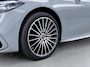 Mercedes-Benz C-klasse 300 e AMG Line | Trekhaak | Night Pakket | Winter Pakket | Panoramadak | 360° Camera | DISTRONIC Afstandsassistent | Dodehoekassistent | Verkeersbordenassistent | Apple CarPlay | Android Auto | Elektrisch Verstelbare Stoelen + Memory | Stoelverwarming | Sfeerverlichting | Sierdelen Hout Aluminium Lines Zwart | Elektrisch Inklapbare Buitenspiegels | Parkeersensoren
