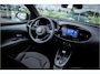 Toyota Aygo X Hybrid 115 pulse Automaat ** Stoelverwarming ** Camera ** Carplay ** Keyless