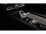 Volvo XC60 2.0 T8 AWD Plug-in hybrid Ultra Dark | 186 km Elektrische Actieradius | Facelift | 360° Camera | Head-Up Display | Luchtvering | Ventilatie & Massage in voorstoelen | Panoramadak |