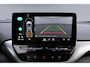 Volkswagen ID.4 First 77 kWh | TREKHAAK WEGKLAPBAAR | SOH 90,3 % | CAMERA | NAVI | STOELVERWARMING | ADAPT. CRUISE CONTROL | CLIMATE CONTROL | ALL-SEASONBANDEN | PDC | LMV