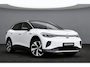 Volkswagen ID.4 First 77 kWh | TREKHAAK WEGKLAPBAAR | SOH 90,3 % | CAMERA | NAVI | STOELVERWARMING | ADAPT. CRUISE CONTROL | CLIMATE CONTROL | ALL-SEASONBANDEN | PDC | LMV