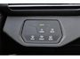 Volkswagen ID.4 First 77 kWh | TREKHAAK WEGKLAPBAAR | SOH 90,3 % | CAMERA | NAVI | STOELVERWARMING | ADAPT. CRUISE CONTROL | CLIMATE CONTROL | ALL-SEASONBANDEN | PDC | LMV