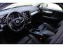 Volvo XC40 T5 AWD Aut. Intro Edition | Semi Electrische-wegklapbare trekhaak | 360° Parkeercamera | | Harman Kardon Premium Audio | Panoramadak | Lederen bekleding | Adaptieve Cruise Control | Dodehoekdetectie | Volvo on Call | Parkeerverwarming | Parkeersensoren voor + achter