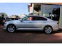 Volkswagen Passat 1.8 TSI Aut. *Business R* | Carplay | Camera | Adaptive Cruise & Climate Control | Stoelverwarming | PDC | Privacy |
