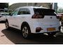 Kia Niro EV e-Niro 64 kWh *DynamicLine* | SOH 97,4% | 3-fase | Carplay | Adaptive Cruise & Climate Control | Camera | Stuur & Stoel Verwarming | Privacy |