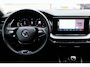 Skoda Octavia Combi 1.0 TSI *Business* | Trekhaak | Carplay | Stoelverwarming | Cruise & Climate Control | PDC | Navigatie | Bluetooth | Privacy | Orig. NL |