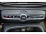 Volvo XC40 B3 Plus Dark - IntelliSafe Assist & Surround - 360º Camera - Harman/Kardon audio - Verwarmde voorstoelen & stuur - Parkeersensoren voor & achter - Elektr. bedienb. voorstoelen met geheugen links - Draadloze tel. lader - Standkachel - Extra getint glas - 18' LMV