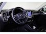Volvo XC40 B3 Plus Dark - IntelliSafe Assist & Surround - 360º Camera - Harman/Kardon audio - Verwarmde voorstoelen & stuur - Parkeersensoren voor & achter - Elektr. bedienb. voorstoelen met geheugen links - Draadloze tel. lader - Standkachel - Extra getint glas - 18' LMV