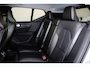 Volvo XC40 B3 Plus Dark - IntelliSafe Assist & Surround - 360º Camera - Harman/Kardon audio - Verwarmde voorstoelen & stuur - Parkeersensoren voor & achter - Elektr. bedienb. voorstoelen met geheugen links - Draadloze tel. lader - Standkachel - Extra getint glas - 18' LMV