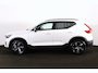 Volvo XC40 B3 Plus Dark - IntelliSafe Assist & Surround - 360º Camera - Harman/Kardon audio - Verwarmde voorstoelen & stuur - Parkeersensoren voor & achter - Elektr. bedienb. voorstoelen met geheugen links - Draadloze tel. lader - Standkachel - Extra getint glas - 18' LMV