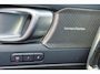 Volvo XC40 B3 Plus Dark - IntelliSafe Assist & Surround - 360º Camera - Harman/Kardon audio - Verwarmde voorstoelen & stuur - Parkeersensoren voor & achter - Elektr. bedienb. voorstoelen met geheugen links - Draadloze tel. lader - Standkachel - Extra getint glas - 18' LMV