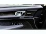 Volvo XC40 1.5 T5 Recharge 193kW/262pk DCT7 Ultimate Dark PANORAMADAK + HARMAN/KARDON + ADAPT.CRUISE + LEER/ALCANTARA + PILOT ASSIST + ACHTERUITRIJCAMERA + STOEL-&STUURVERWARMING + KEYLESS + BLIS + LANE ASSIST + MATRIX LED + ZWARTE HEMEL + PARKSENSOREN V&A + 21" LM-