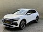 Audi Q4 e-tron 40 Launch edition Advanced 77 kWh | SOH 94% | Warmtepomp | Matrix LED | Lederen bekleding | Sportstoelen | Stoelverwarming | 20 inch velgen | Navigatie | Adaptieve cruise | Lane assist | Apple CarPlay | Camera | Dodehoekdetectie | Elektrische achterklep | Volledig dealeronderhouden