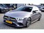 Mercedes-Benz A-klasse 180 Premium Plus | Stoelverwarming | Panorama dak | Achteruitrijcamera | Digitaal dashboard