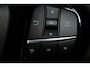 Ford Puma 1.0-125pk EcoBoost Mild-Hybrid Titanium. Z.g.a.n., slechts 3.000km ! Fabrieksgarantie t/m 19-02-2030 ! Autm. airco, navigatie, bluetooth telefoonvoor., all season banden, stoel-, stuur- en voorraamverw., rij assistent pakket, metallic lak, etc.