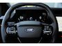 Ford Puma 1.0-125pk EcoBoost Mild-Hybrid Titanium. Z.g.a.n., slechts 3.000km ! Fabrieksgarantie t/m 19-02-2030 ! Autm. airco, navigatie, bluetooth telefoonvoor., all season banden, stoel-, stuur- en voorraamverw., rij assistent pakket, metallic lak, etc.