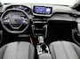 Peugeot 2008 SUV Allure Hybrid 145pk Automaat | Navigatie | 360° Camera | Climate Control | Adaptieve Cruise Control | Parkeersensoren v+a | Keyless | Dodehoeksensor | Draadloze Apple Carplay / Android Auto + telefoonlader | Digitaal instrumentenpaneel | DAB+ radio | Led koplampen | Donker getint glas | 17" lichtmetalen velgen |