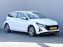Hyundai i20 1.0 T-GDI Comfort Smart / Fabrieksgarantie t/m 04-2029 / Dealer onderhouden / Navigatie / Apple Carplay/Android Auto / Cruise Control / Airco / Achteruitrijcamera / Bluetooth / Lane Assist / PDC Achter / DAB / Lichtmetalen Velgen /