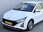 Hyundai i20 1.0 T-GDI Comfort Smart / Fabrieksgarantie t/m 04-2029 / Dealer onderhouden / Navigatie / Apple Carplay/Android Auto / Cruise Control / Airco / Achteruitrijcamera / Bluetooth / Lane Assist / PDC Achter / DAB / Lichtmetalen Velgen /