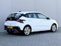 Hyundai i20 1.0 T-GDI Comfort Smart / Fabrieksgarantie t/m 04-2029 / Dealer onderhouden / Navigatie / Apple Carplay/Android Auto / Cruise Control / Airco / Achteruitrijcamera / Bluetooth / Lane Assist / PDC Achter / DAB / Lichtmetalen Velgen /