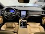 Volvo V90 T8 AWD Ultimate Dark Long Range 455PK PANO/B&W/TREKHAAK/NAPPA-LEER/VENTILATIE+MASSAGE/GOOGLE/HEAD-UP/360CAMERA/19"/CRYSTAL-POOK/ACC/PILOT-ASSIST/EL.A.KLEP/BLACK-OPTIC/NET GROTE OH BEURT GEHAD BIJ VOLVO DEALER