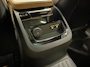 Volvo V90 T8 AWD Ultimate Dark Long Range 455PK PANO/B&W/TREKHAAK/NAPPA-LEER/VENTILATIE+MASSAGE/GOOGLE/HEAD-UP/360CAMERA/19"/CRYSTAL-POOK/ACC/PILOT-ASSIST/EL.A.KLEP/BLACK-OPTIC/NET GROTE OH BEURT GEHAD BIJ VOLVO DEALER