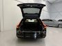 Volvo V90 T8 AWD Ultimate Dark Long Range 455PK PANO/B&W/TREKHAAK/NAPPA-LEER/VENTILATIE+MASSAGE/GOOGLE/HEAD-UP/360CAMERA/19"/CRYSTAL-POOK/ACC/PILOT-ASSIST/EL.A.KLEP/BLACK-OPTIC/NET GROTE OH BEURT GEHAD BIJ VOLVO DEALER