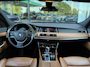 BMW 5-Serie GT Gran Turismo 520d Luxury Edition PANORAMADAK | HARMAN/KARDON | TREKHAAK | DODEHOEK DETECTIE | ACHTERUIT RIJ CAMERA | NAVIGATIE | BI-XENON KOPLAMPEN | STOEL VERWARMING |