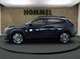 Toyota Corolla Cross Hybrid 140 Dynamic - FACELIFT/ HUIDIG MODEL - AFNEEMBARE TREKHAAK - TREKGEWICHT 750 KG - ORIGINEEL NEDERLANDSE AUTO - AFKOMSTIG VAN 1E EIGENAAR - ELEKTRISCHE ACHTERKLEP - NAVIGATIE - PARKEERSENSOREN VOOR/ ACHTER - 18 INCH LICHT METALEN VELGEN - DODEHOEK DETECTIE - STOEL EN STUURVERWARMING - DRAADLOZE TELEFOONLADER