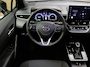 Toyota Corolla Cross Hybrid 140 Dynamic - FACELIFT/ HUIDIG MODEL - AFNEEMBARE TREKHAAK - TREKGEWICHT 750 KG - ORIGINEEL NEDERLANDSE AUTO - AFKOMSTIG VAN 1E EIGENAAR - ELEKTRISCHE ACHTERKLEP - NAVIGATIE - PARKEERSENSOREN VOOR/ ACHTER - 18 INCH LICHT METALEN VELGEN - DODEHOEK DETECTIE - STOEL EN STUURVERWARMING - DRAADLOZE TELEFOONLADER