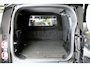 Land Rover Defender 5.0 P525 110 V8 GRIJS KENTEKEN!! PANORAMADAK + MERIDIAN SURROUND + MATRIX LED + BODYKIT + STOELVERWARMING&-KOELING + STUURVERWARMING + 360 CAMERA + KOELKAST + SPORTUITLAATSYSTEEM + NAPPALEER + ADAPT.CRUISE + PARKSENSOREN + 22" LM-VELGEN!!