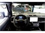 Land Rover Defender 5.0 P525 110 V8 GRIJS KENTEKEN!! PANORAMADAK + MERIDIAN SURROUND + MATRIX LED + BODYKIT + STOELVERWARMING&-KOELING + STUURVERWARMING + 360 CAMERA + KOELKAST + SPORTUITLAATSYSTEEM + NAPPALEER + ADAPT.CRUISE + PARKSENSOREN + 22" LM-VELGEN!!