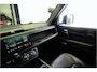 Land Rover Defender 5.0 P525 110 V8 GRIJS KENTEKEN!! PANORAMADAK + MERIDIAN SURROUND + MATRIX LED + BODYKIT + STOELVERWARMING&-KOELING + STUURVERWARMING + 360 CAMERA + KOELKAST + SPORTUITLAATSYSTEEM + NAPPALEER + ADAPT.CRUISE + PARKSENSOREN + 22" LM-VELGEN!!