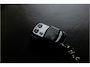 Land Rover Defender 5.0 P525 110 V8 GRIJS KENTEKEN!! PANORAMADAK + MERIDIAN SURROUND + MATRIX LED + BODYKIT + STOELVERWARMING&-KOELING + STUURVERWARMING + 360 CAMERA + KOELKAST + SPORTUITLAATSYSTEEM + NAPPALEER + ADAPT.CRUISE + PARKSENSOREN + 22" LM-VELGEN!!