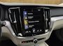 Volvo V60 2.0 T4 Momentum Pro | Trekhaak | Camera | Stoelverwarming | Adaptieve Cruise Control | Extra getint glas |