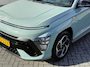 Hyundai Kona 1.6 GDI 141pk HEV N-Line | Premium audio | 360 camera | Bestuurdersstoel met geheugen | Adaptive cruise control | Dodehoek detectie | Full LED koplampen | Stoelverwarming | Stoelventilatie | Stuurverwarming
