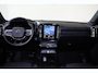 Volvo EC40 Extended Range Ultra Black Ed. 82 kWh - Panoramadak - IntelliSafe Assist & Surround - 360º Camera - Harman/Kardon audio - Verwarmde voorstoelen, stuur & achterbank - Parkeersensoren voor & achter - Elektr. bedienb. voorstoelen met geheugen links - Draadloze tel. lader - Warmtepomp - Extra getint glas - 20' LMV
