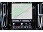 Volvo EC40 Extended Range Ultra Black Ed. 82 kWh - Panoramadak - IntelliSafe Assist & Surround - 360º Camera - Harman/Kardon audio - Verwarmde voorstoelen, stuur & achterbank - Parkeersensoren voor & achter - Elektr. bedienb. voorstoelen met geheugen links - Draadloze tel. lader - Warmtepomp - Extra getint glas - 20' LMV
