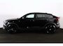 Volvo EC40 Extended Range Ultra Black Ed. 82 kWh - Panoramadak - IntelliSafe Assist & Surround - 360º Camera - Harman/Kardon audio - Verwarmde voorstoelen, stuur & achterbank - Parkeersensoren voor & achter - Elektr. bedienb. voorstoelen met geheugen links - Draadloze tel. lader - Warmtepomp - Extra getint glas - 20' LMV