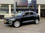 Volkswagen T-Roc 1.5 TSI Sport / NL-Auto / Dealer-Onderhouden / Stoel & Stuurverwarming / LED / Apple-Carplay & Android-Auto / Adaptive Cruise-Control / DAB Radio-Bluetooth / Navi / PDC met Camera / 17'' LMV / ENZ.