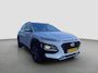 Hyundai Kona 1.6 GDI 141pk HEV Comfort | Trekhaak | Camera | Carplay | Parkeersensoren | Climate controle | Cruise controle | Lichtmetalen velgen