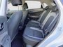 Hyundai Kona 1.6 GDI 141pk HEV Comfort | Trekhaak | Camera | Carplay | Parkeersensoren | Climate controle | Cruise controle | Lichtmetalen velgen