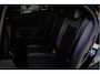 Volkswagen T-Roc 1.5 eTSI R-Line , Apple Carplay, Adap. cruise, Stoel/stuurverwarming, Sfeerverlichting,