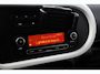 Renault Twingo 1.0 SCe Collection/ Historie!/ Airco/ DAB+/ Cruise/ Elek. pakket/ Isofix/ Bluetooth/ Multi. Stuur/ LED Dagrijverl./ Getint glas/ Metallic lak/ Extra getint glas.