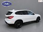 BMW X1 SDrive18i Executive, achteruitrijcamera, extra getint glas, electr bedienbare achterklep, parelmoer wit