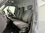 Renault Master 2.3DCI 180PK L2H2 Exclusive Edition | Navigatie | Camera | Multimedia | Trekhaak | 3-Zits | Airco | Cruise | 3-Zits | Betimmering