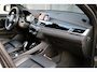 BMW X1 SDrive20i Orange Edition II, HUD, Groot navi, Leder, Afn. Trekhaak, Dealer onderhouden